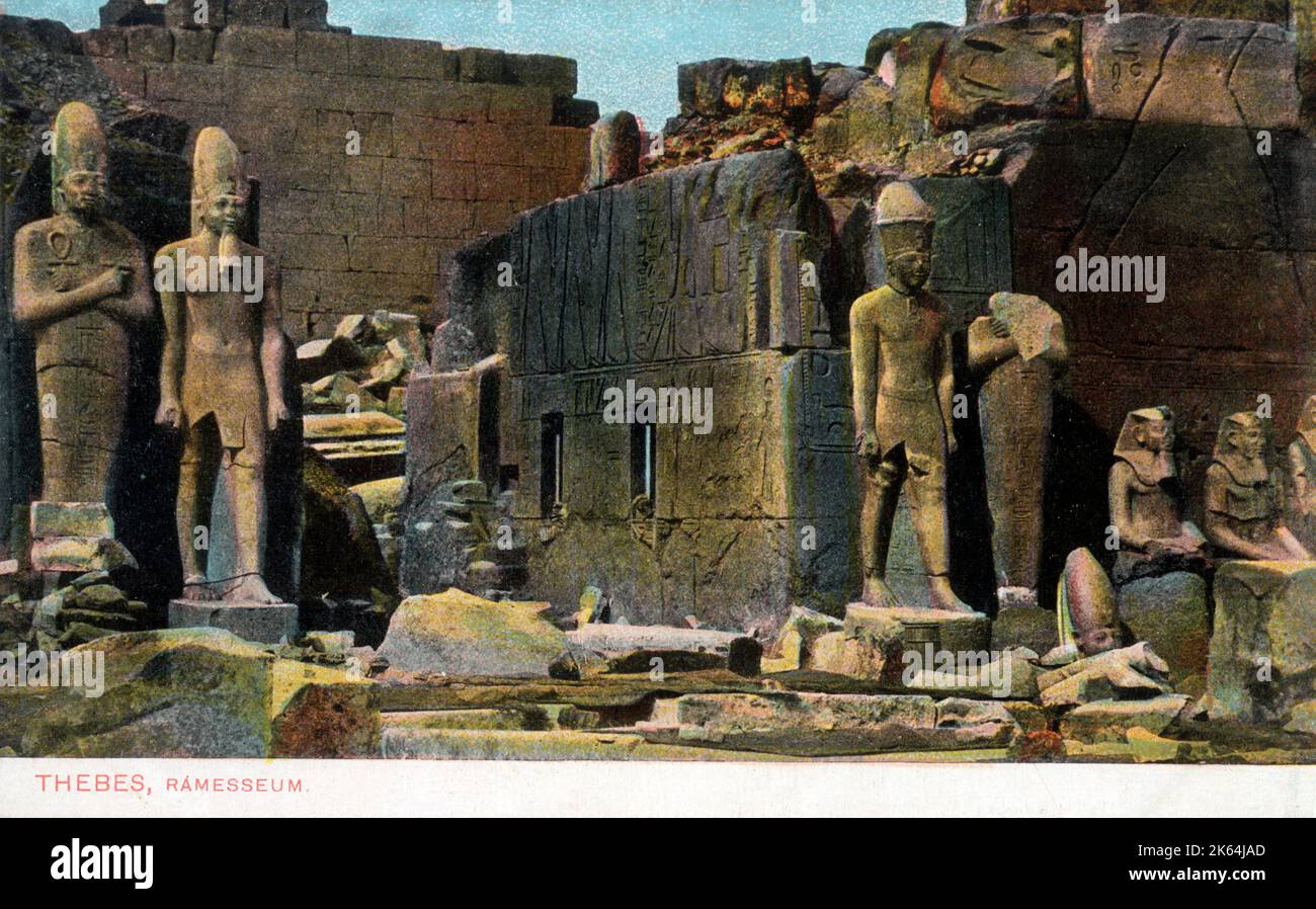 Le Ramesseum - le temple mémorial (ou temple mortuaire) du Pharaon Ramsès II ('Ramsès le Grand') situé dans la nécropole thébaine en haute-Égypte, à l'ouest du Nil, en face de la ville moderne de Louxor. Banque D'Images