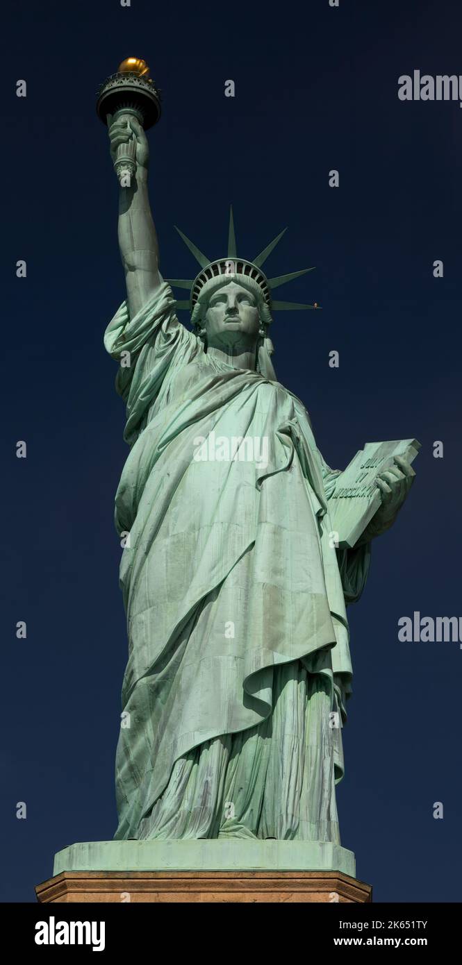 Symbole de liberté. Statue de la liberté sur l'île de la liberté dans la Grande Pomme (New York). Banque D'Images