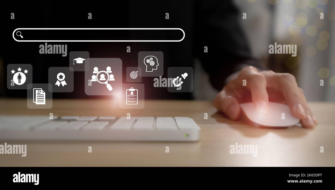 Concept de recrutement et de GRH. Processus de recherche d'emploi, de recherche d'emploi et de recrutement. Travailler sur l'ordinateur et la recherche de l'information de l'éducation, qualif Banque D'Images