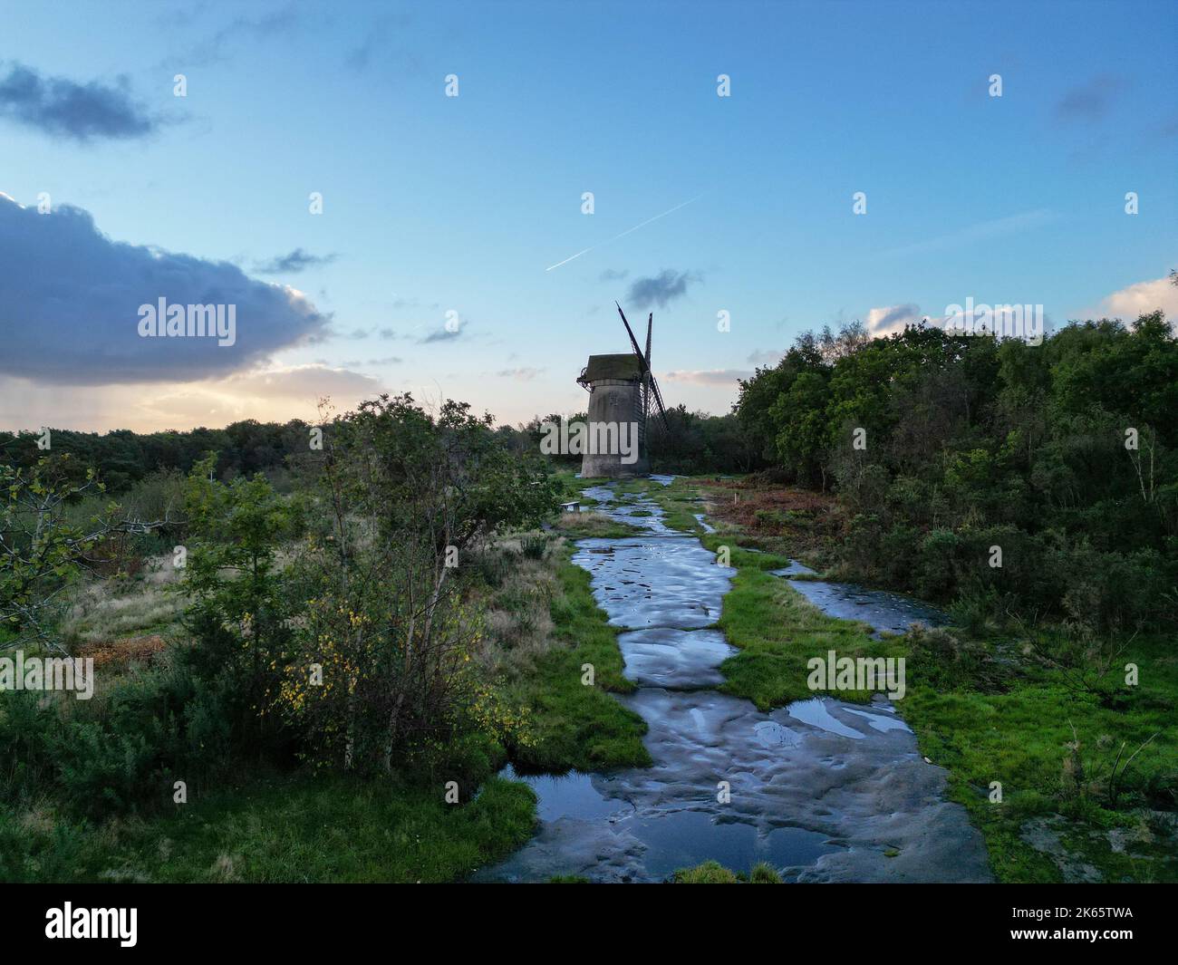 Moulin hanté de Bidston à Sunrise - profil latéral Banque D'Images