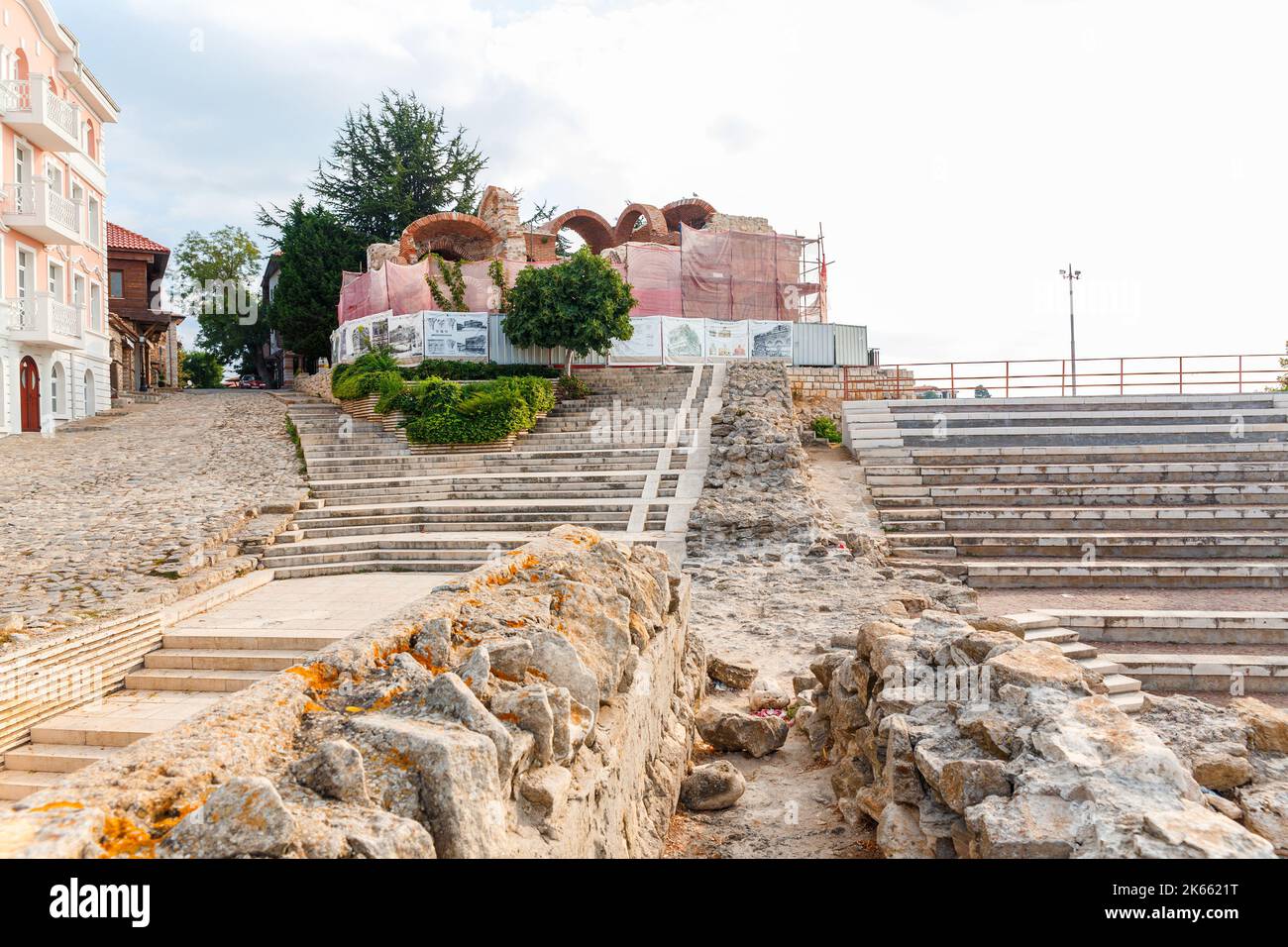 Nessebar, Bulgarie - 30 août 2016 : amphithéâtre antique pendant la reconstruction. C'est l'une des principales attractions de la vieille ville de Nessebar Banque D'Images