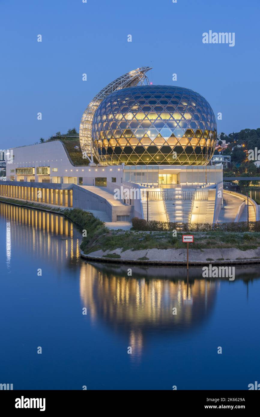 France. Hauts-de-Seine (92). Boulogne-Billancourt. Ile Seguin. La Seine musicale, ouverte en 2017 et conçue par les architectes Shigeru Ban et Jean de GA Banque D'Images