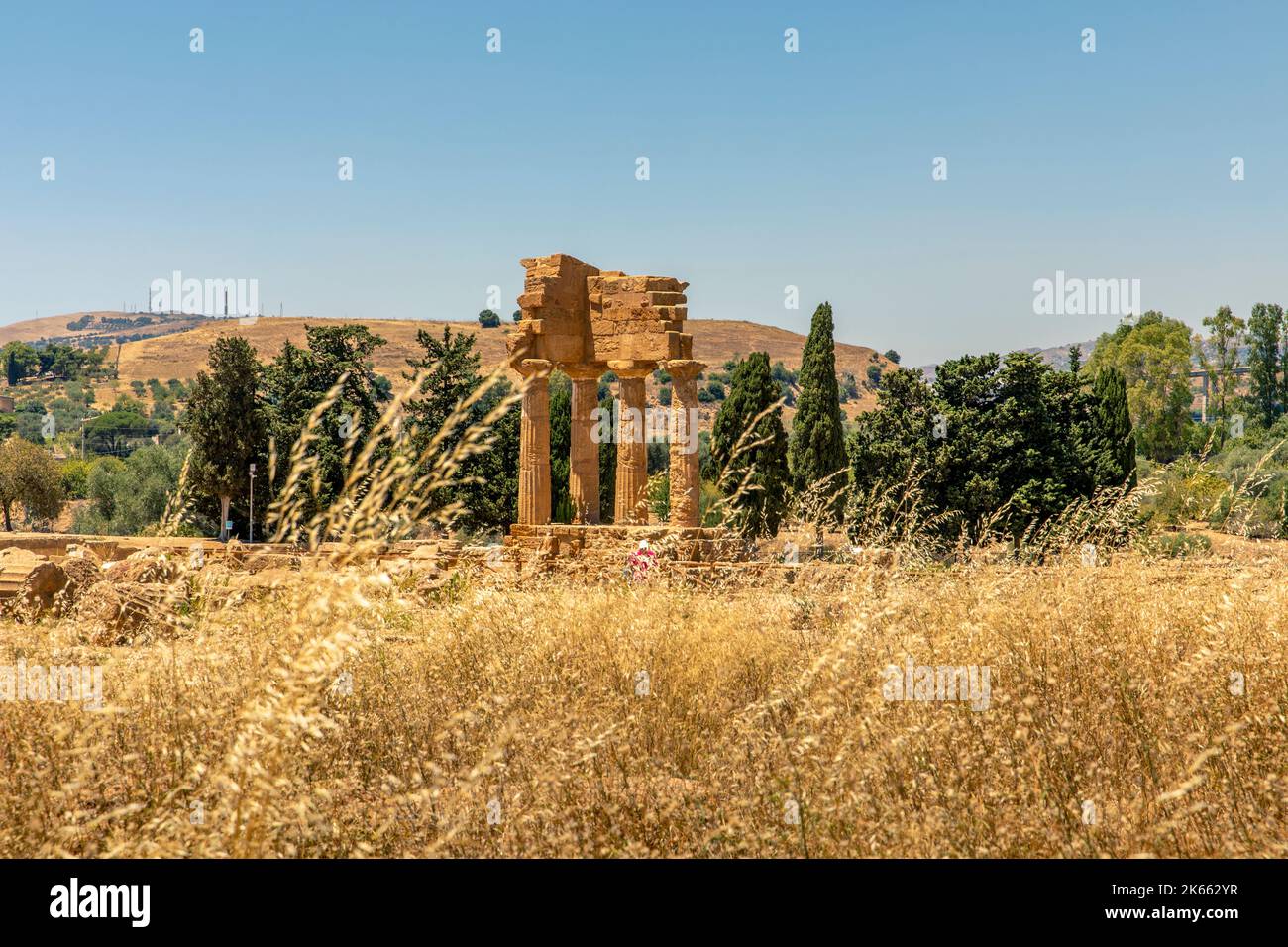 Agrigento, Sicile, Italie - 12 juillet 2020 : Temple de Castor et Pollux, l'un des temples grecs d'Italie, Magna Graecia. Les ruines sont le symbole de t Banque D'Images