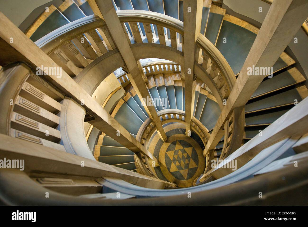 Nouvel hôtel de ville, vue intérieure avec escalier en colimaçon, Allemagne, Basse-Saxe, Hanovre Banque D'Images