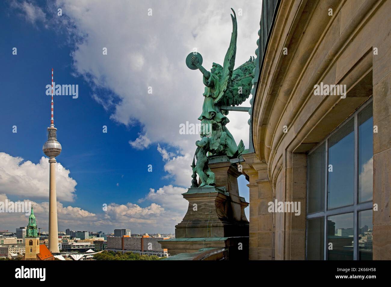 Tour de télévision de Berlin vue depuis la plate-forme de la cathédrale de Berlin, Allemagne, Berlin Banque D'Images