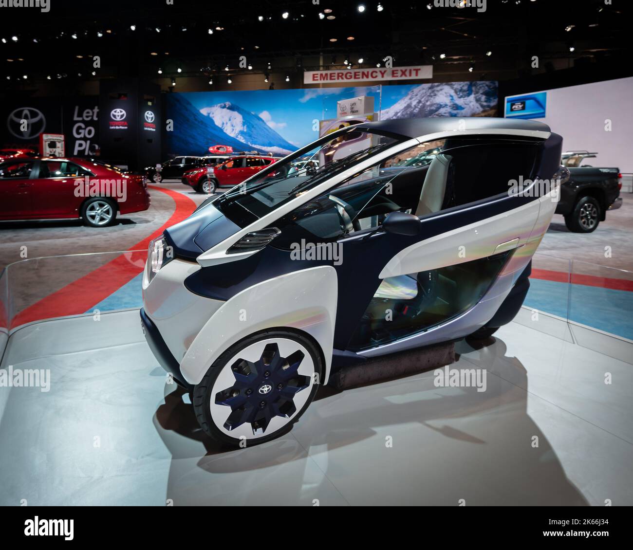 CHICAGO, il/États-Unis - 6 FÉVRIER 2014 : voiture concept 2014 Toyota i-Road Personal Mobility Vehicle EV, Chicago Auto Show (cas). Banque D'Images