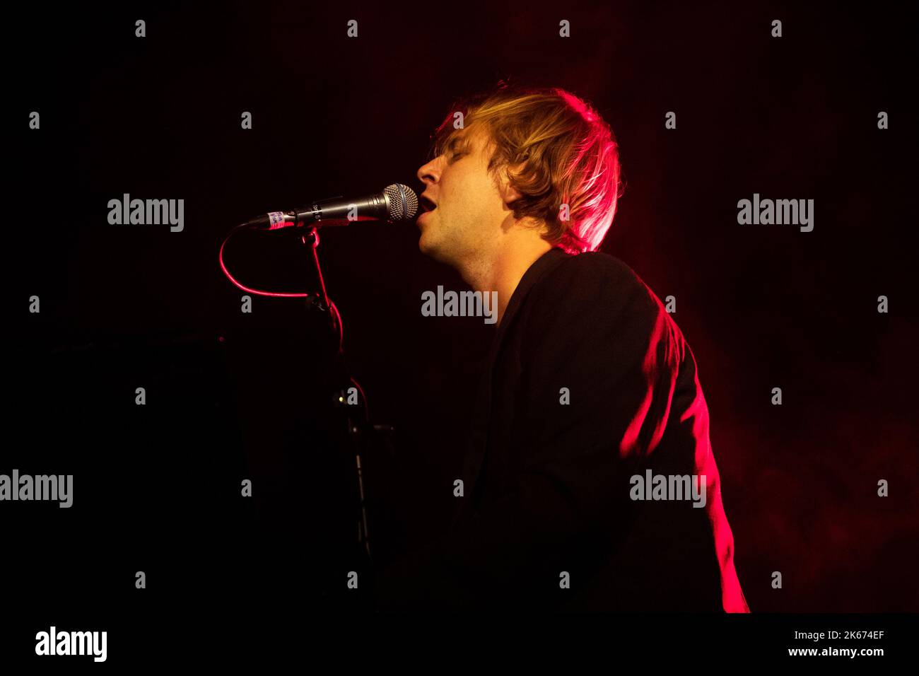 Tom Odell se produit en direct à Alcatraz Banque D'Images