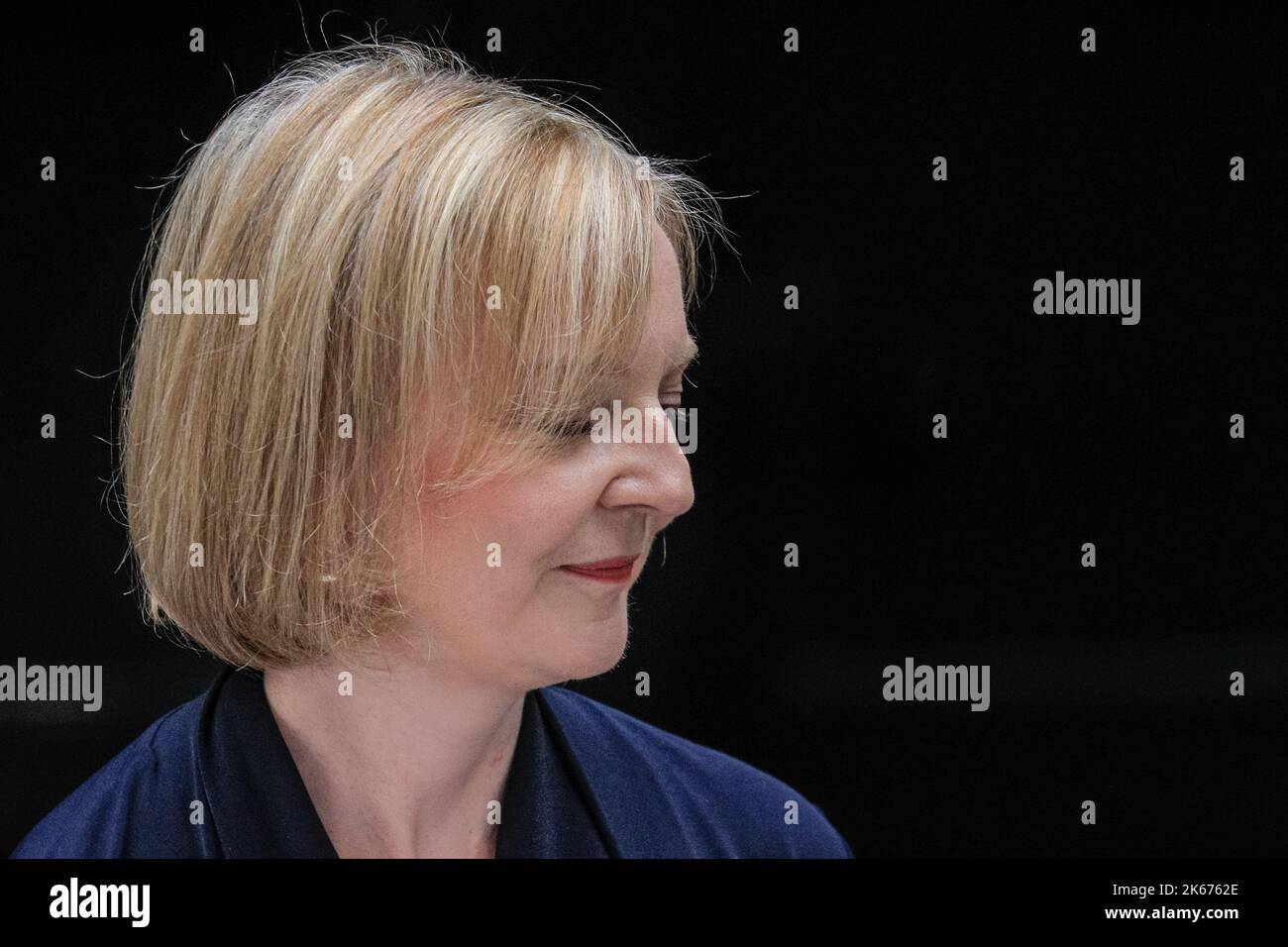 Liz Truss (Elizabeth Truss), député, Premier ministre britannique, gros plan, côté, Downing Street, Londres, Royaume-Uni Banque D'Images