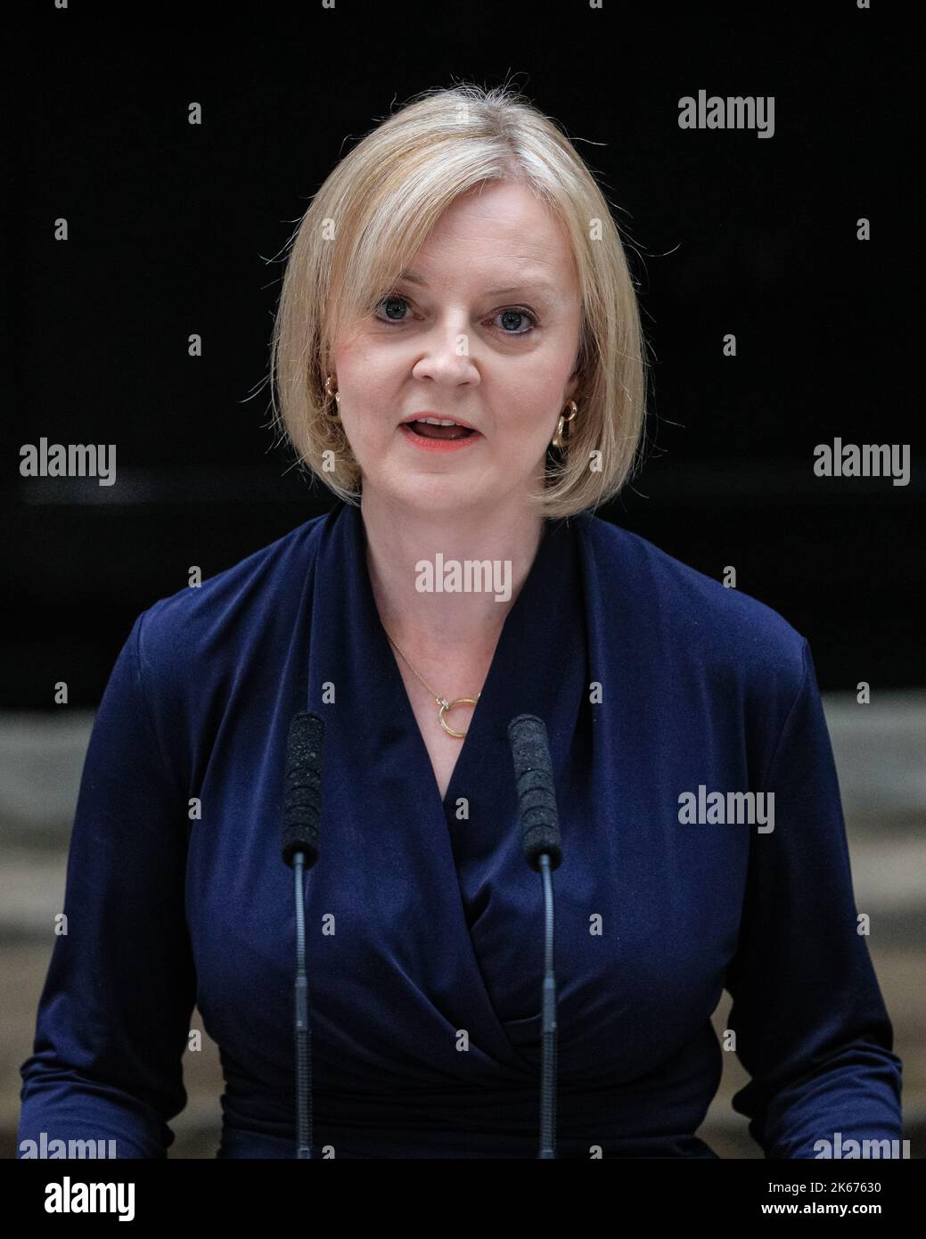 Liz Truss (Elizabeth Truss), député, Premier ministre britannique, gros plan, parlant, Downing Street, Londres, Royaume-Uni Banque D'Images