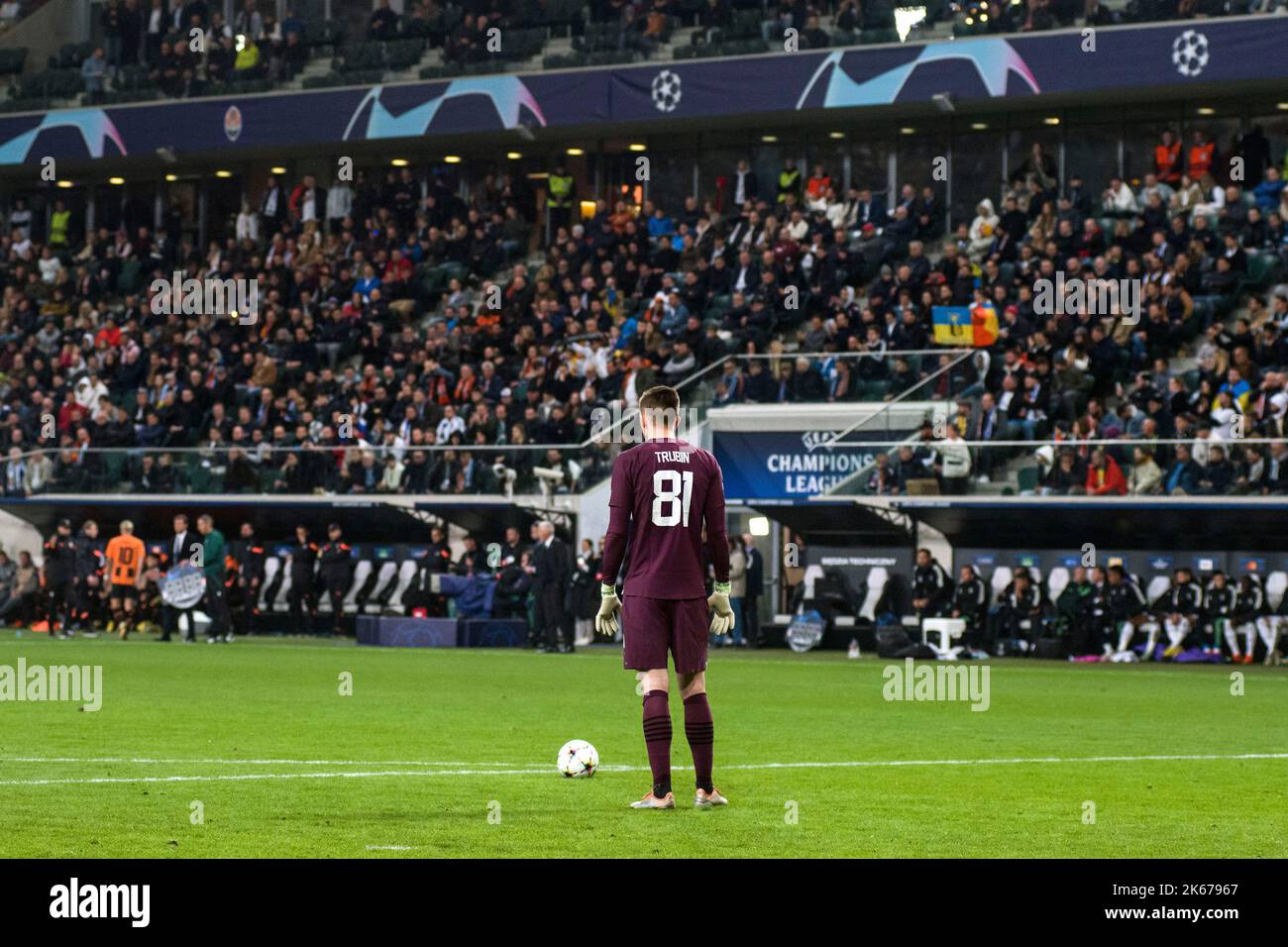 Varsovie, Pologne. 11th octobre 2022. Anatolii Trubin de Shakhtar Donetsk en action pendant le match de football du Groupe F de la Ligue des champions de l'UEFA 2022/23 entre Shakhtar Donetsk et le FC Real Madrid au Maréchal Jozef Pilsudski Legia Stade municipal de Varsovie. Score final; Shakhtar Donetsk 1:1 Real Madrid. (Photo par Attila Husejnow/SOPA Images/Sipa USA) crédit: SIPA USA/Alay Live News Banque D'Images