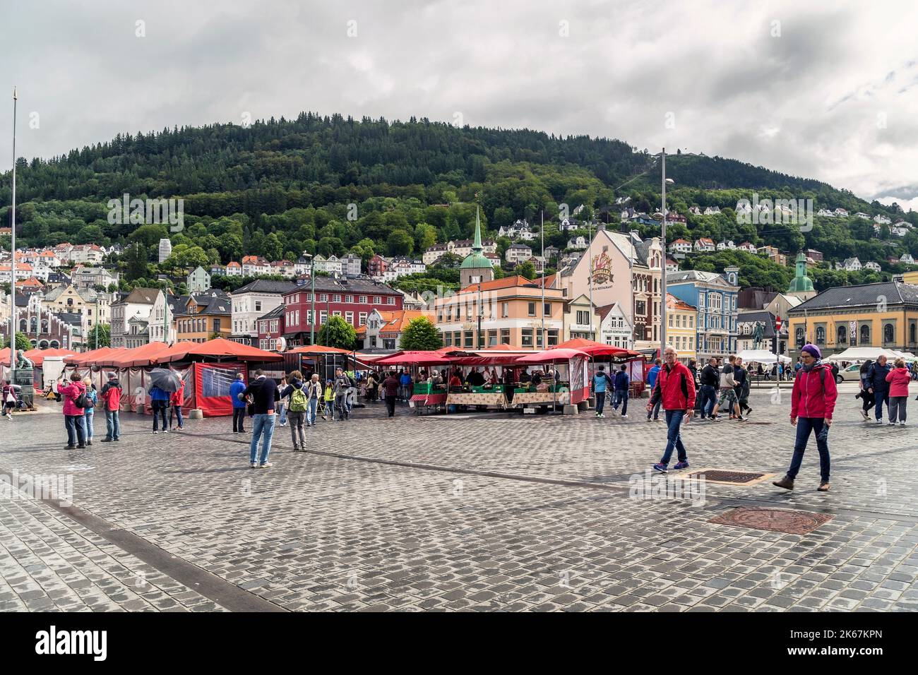BERGEN, NORVÈGE - 3 JUILLET 2016 : c'est le marché aux poissons, qui