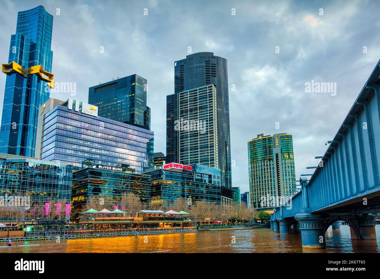 Centre-ville de Melbourne, bord de mer de la Yarra River, Victoria, Australie. Banque D'Images