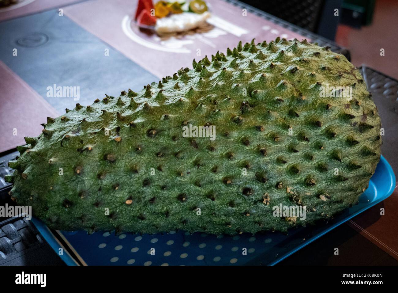 Guanabana est un fruit tropical disponible en Colombie Banque D'Images