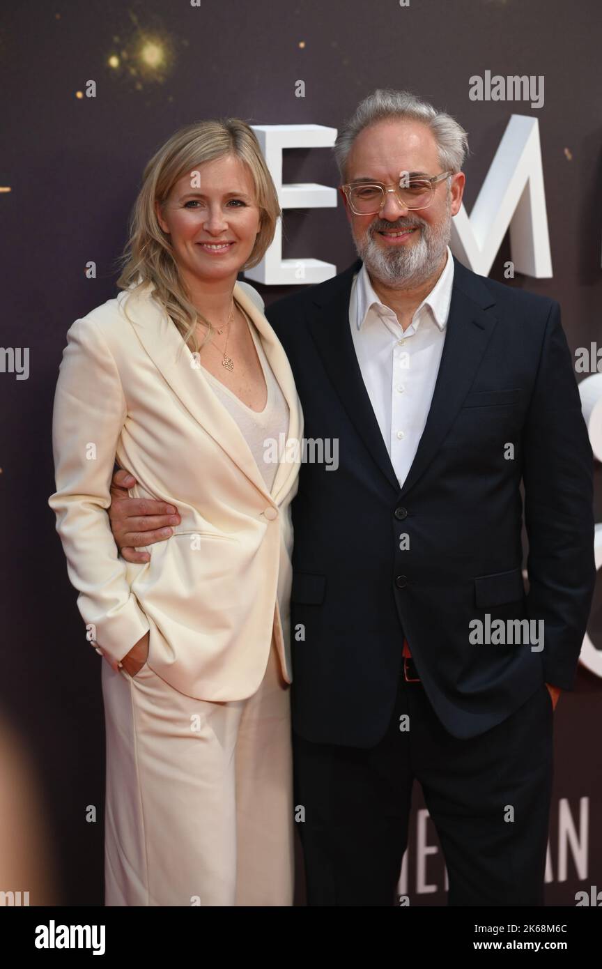 Londres, Royaume-Uni. 12th octobre 2022. Sam Mendes et Alison Balson arrivent à l'Empire of Light - UK Premiere - BFI London film Festival le 12 octobre 2022, Angleterre, Londres, Royaume-Uni. Crédit : voir Li/Picture Capital/Alamy Live News Banque D'Images