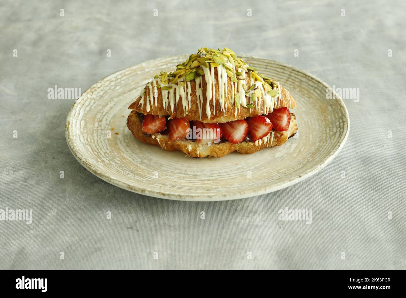 Croissant au beurre frais et sandwich au croissant Banque D'Images