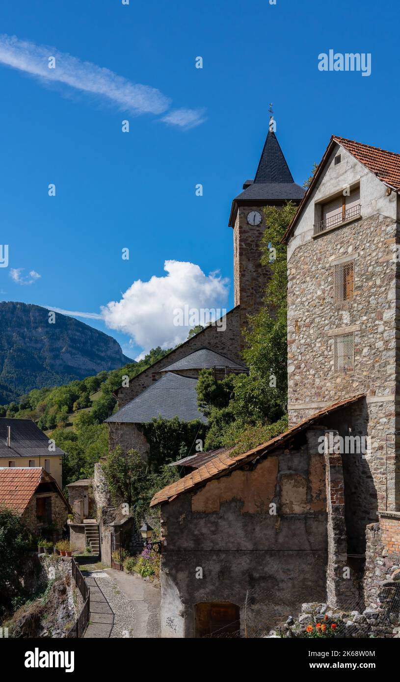 Maisons de montagne traditionnelles espagnoles, montagnes des Pyrénées, Espagne Banque D'Images