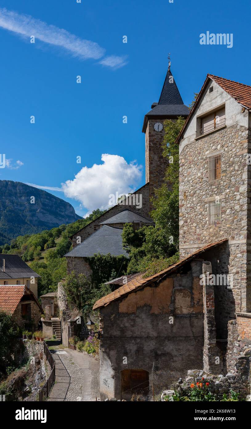 Maisons de montagne traditionnelles espagnoles, montagnes des Pyrénées, Espagne Banque D'Images