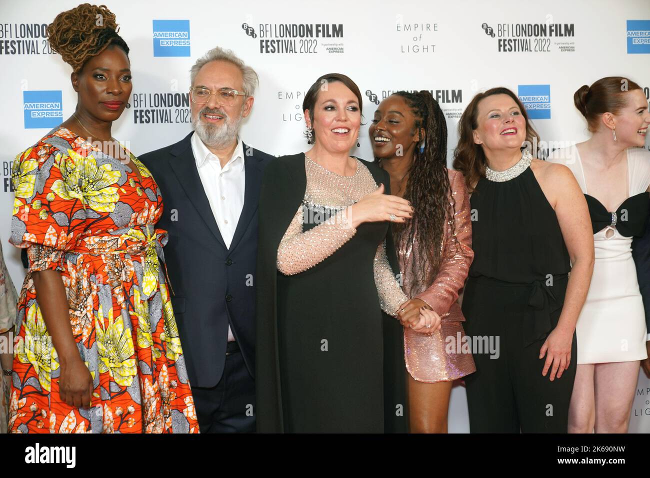 (De gauche à droite) Tanya Moodie, Sam Mendes, Olivia Colman, Crystal Clarke, Monica Dolan et Hannah Onslow assistent à la première européenne de l'Empire of Light lors du BFI London film Festival 2022 au Royal Festival Hall, Southbank Center, Londres. Date de la photo: Mercredi 12 octobre 2022. Banque D'Images