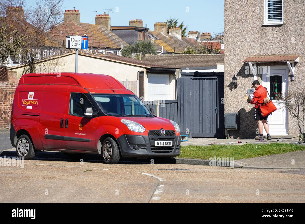 Royal Mail Postman at Work, Angleterre Royaume-Uni Royaume-Uni Banque D'Images