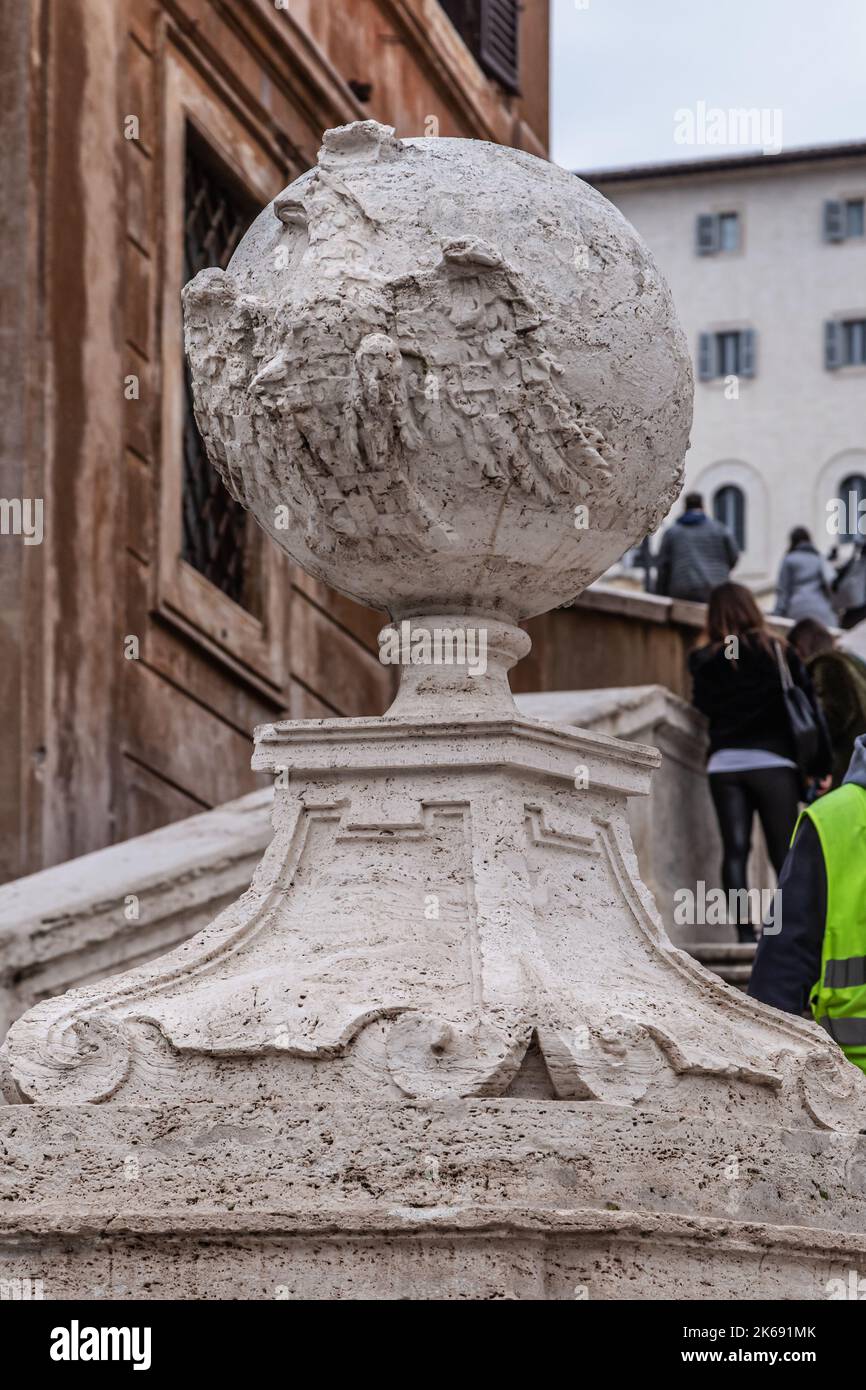 ROME, ITALIE - 02 DÉCEMBRE 2019 : statue de la place espagnole, à Rome, Italie Banque D'Images