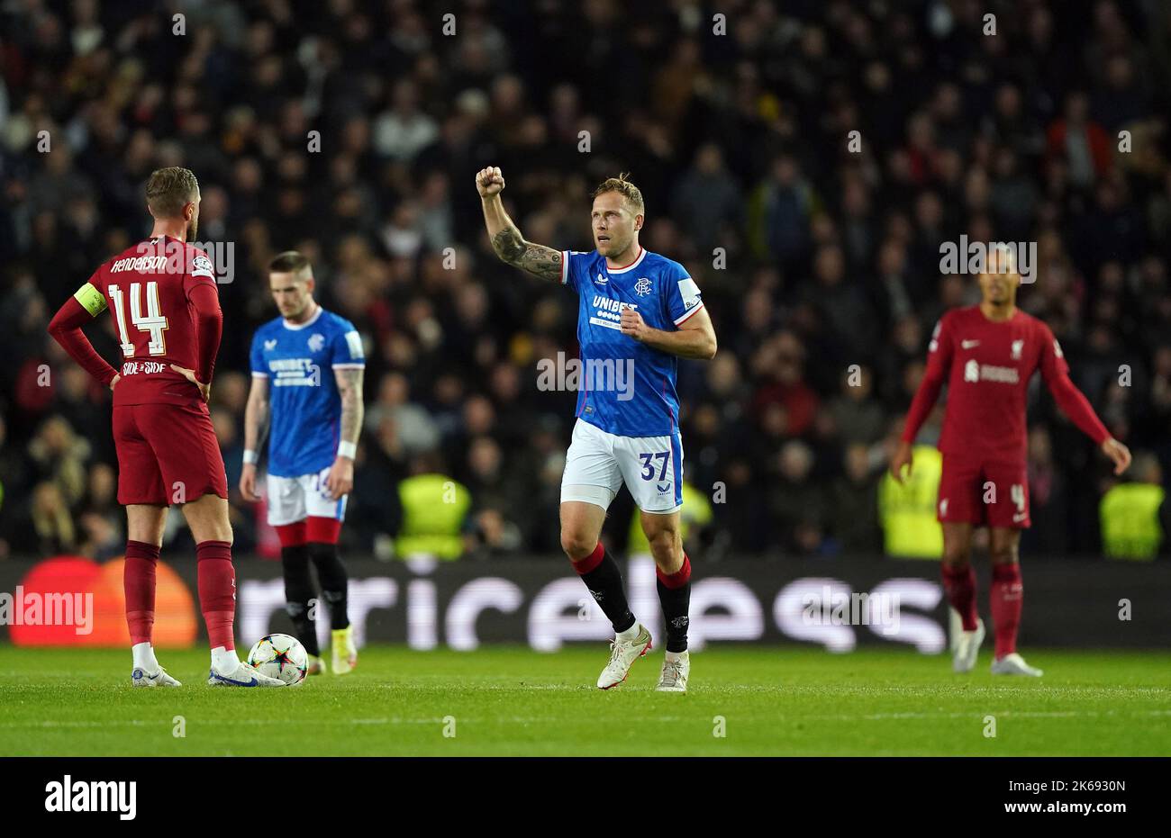 Scott Arfield des Rangers célèbre le premier but de leur partie lors du match A du groupe de la Ligue des champions de l'UEFA au stade Ibrox, à Glasgow. Date de la photo: Mercredi 12 octobre 2022. Banque D'Images