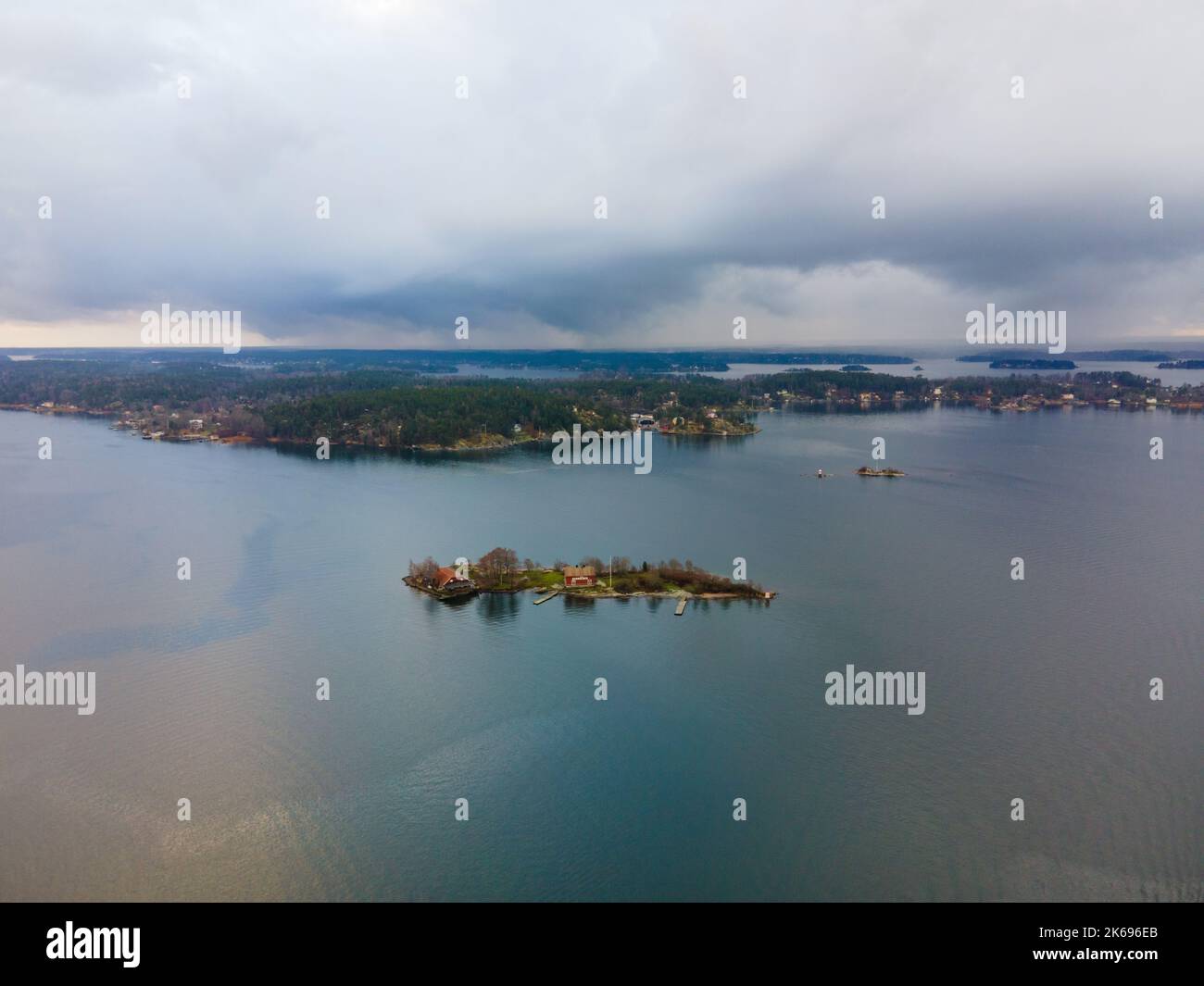 Vaxholm, Suède - 12 30 2020: Château de Vaxholm d'en haut. Archipel de Stockholm. Tir de drone de cette ancienne fortification. Lumière du jour. Banque D'Images