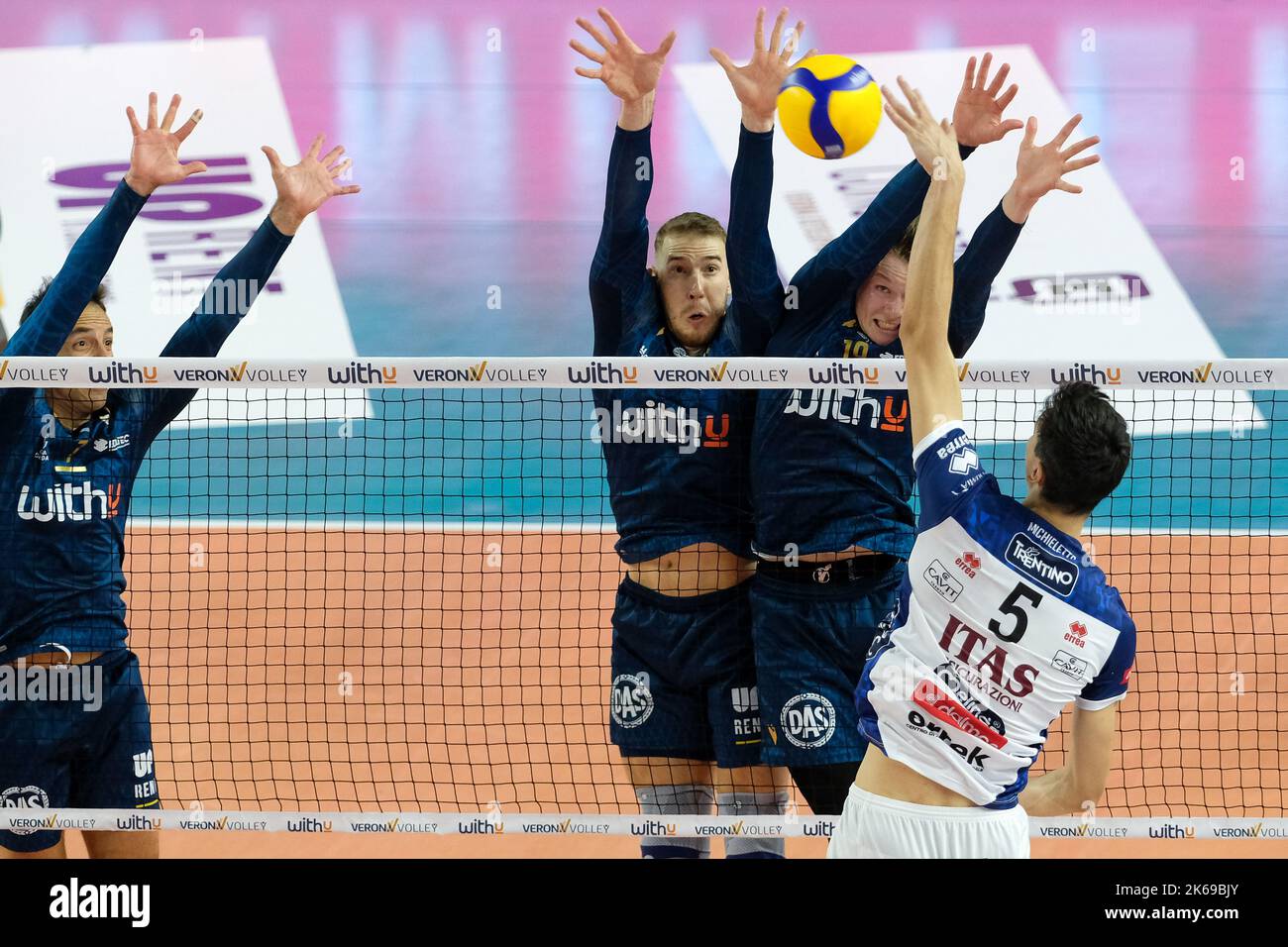 Vérone, Italie. 8th octobre 2022. Championnat italien de volley-ball Superlega entre WithU Verona et ITAS Trentino. Banque D'Images