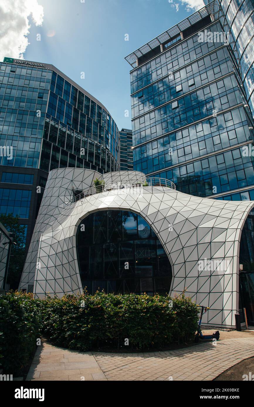 architecture inhabituelle style futuriste ville moderne Banque D'Images