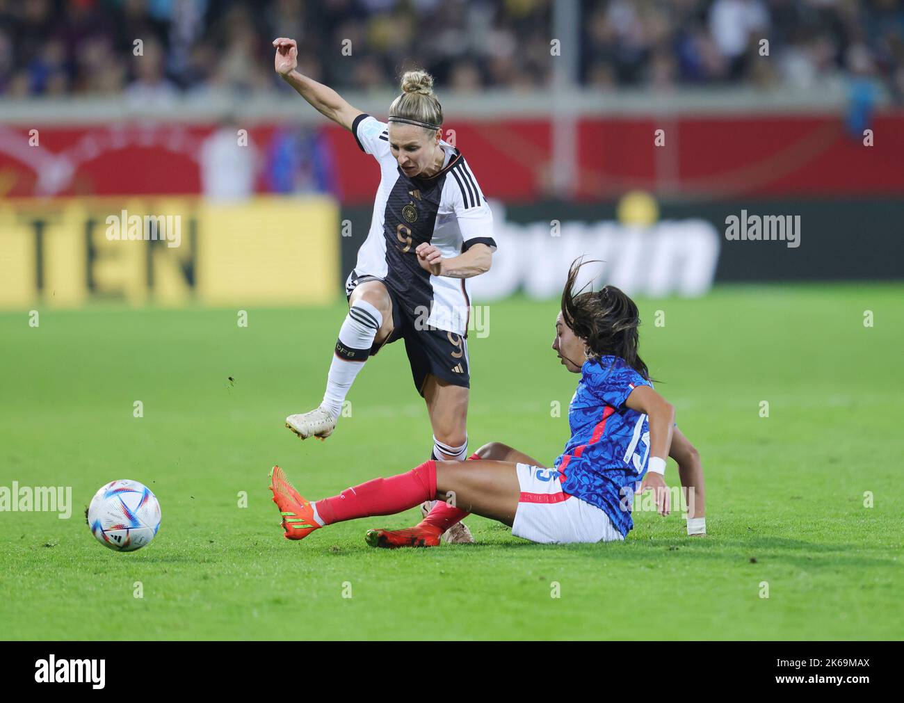 Dresde, Allemagne. 07th Oct, 2022. Firo : 7 octobre 2022, football, football, match amical DFB femmes Country game équipe nationale Allemagne - France 2;1 duels, Svenja Huth contre Selma Bacha crédit: dpa/Alay Live News Banque D'Images