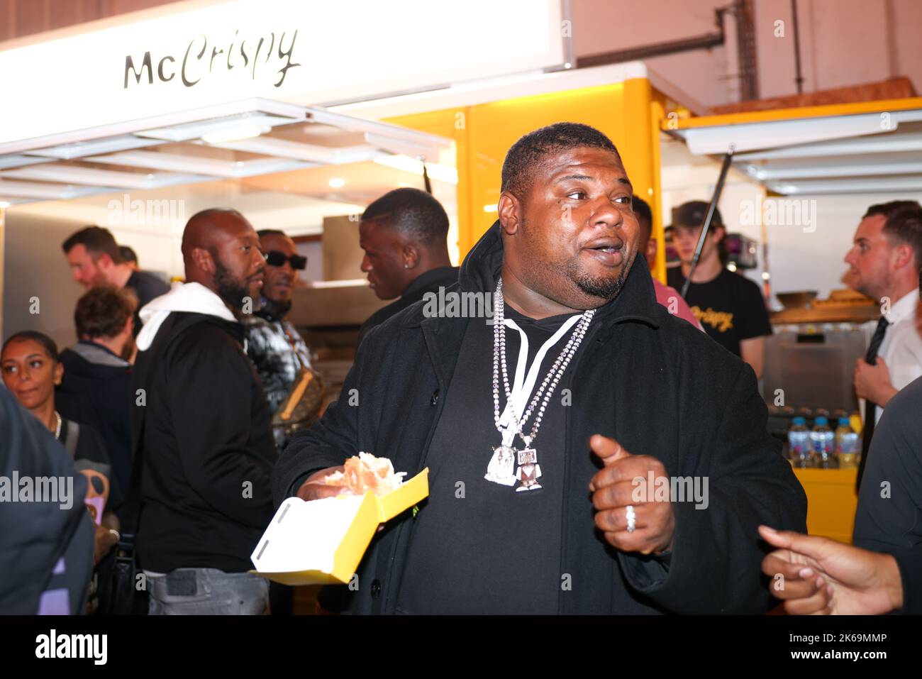 UTILISATION ÉDITORIALE SEULEMENT Big Narstie participe à l'événement de jeu McDonald's ultime à Manchester pour marquer le lancement du nouveau hamburger McCrispy. Date de la photo: Mercredi 12 octobre 2022. Banque D'Images