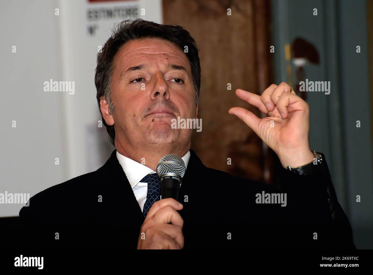 Rome, Italie. 12th octobre 2022. L'ancien Premier ministre italien et le parti politique italien Viva Matteo Renzi parle lors de la présentation du livre "le catène della destra (les chaînes de la droite)", écrit par le directeur du journal "il Foglio" Claudio Cerasa. (Photo par Vincenzo Nuzzolese/SOPA Images/Sipa USA) crédit: SIPA USA/Alamy Live News Banque D'Images