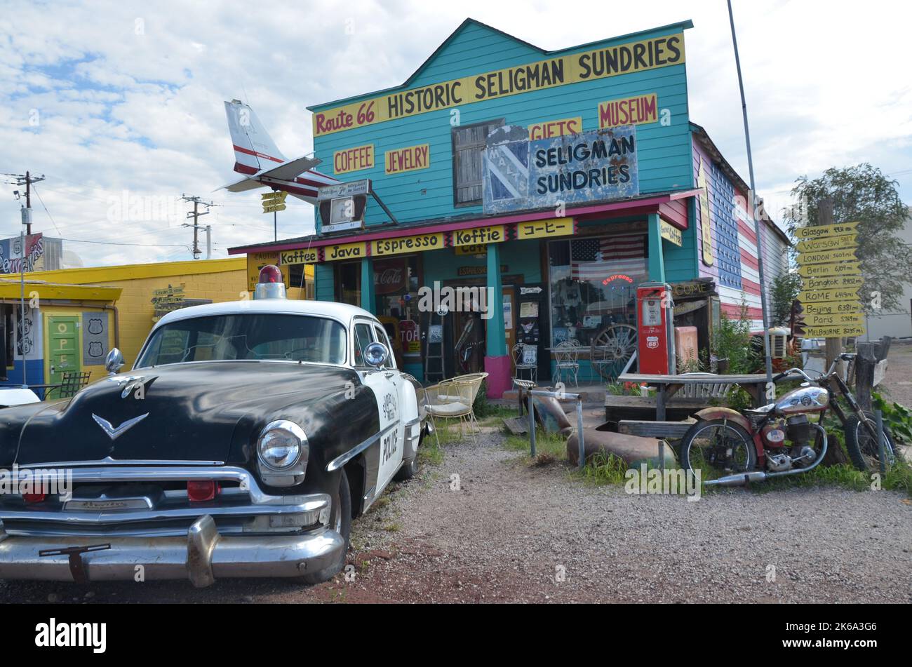 Seligman, Arizona, Etats-Unis - 2 septembre 2022 : boutique de souvenirs sur la route 66 Banque D'Images