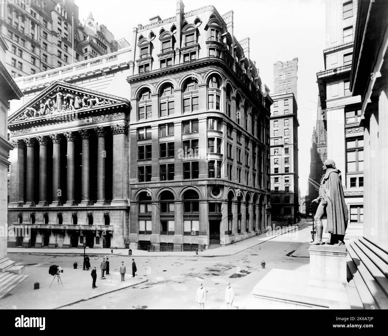 La Bourse de New York à l'intersection de Wall Street et Broad Street à New York, 1921 Banque D'Images