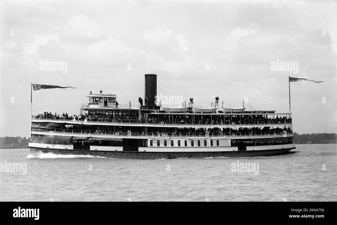 Bateau à vapeur SS Columbia, excursion à aubes, vers 1908. Banque D'Images