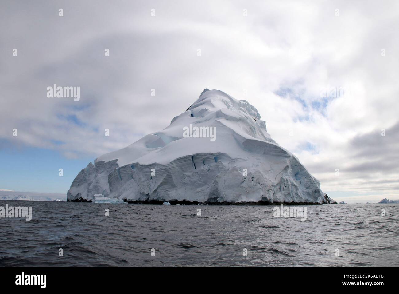 Iceberg de la baie Wilhelmina, péninsule antarctique. Banque D'Images
