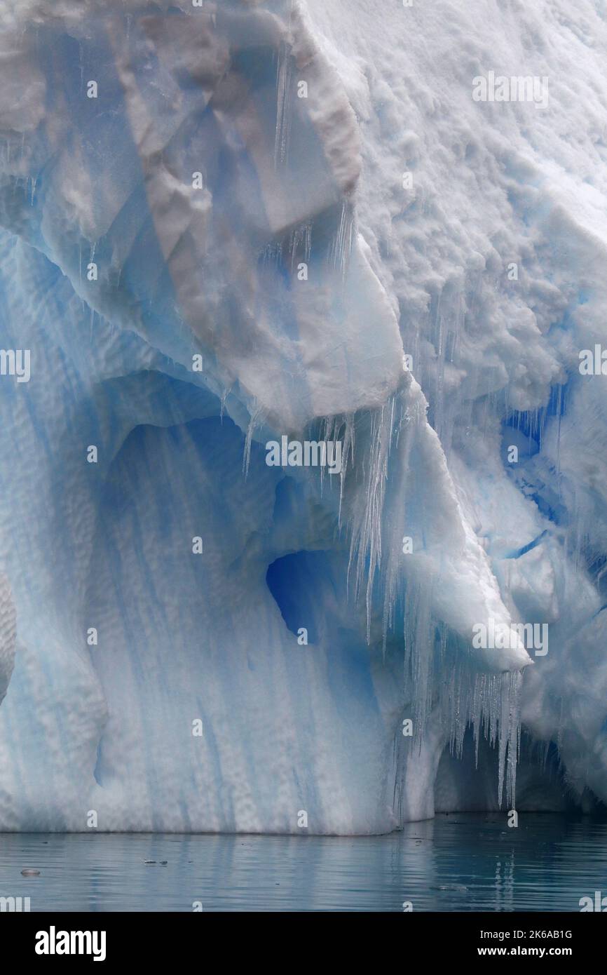 Iceberg de la baie de Pleneau, Antarctique. Banque D'Images