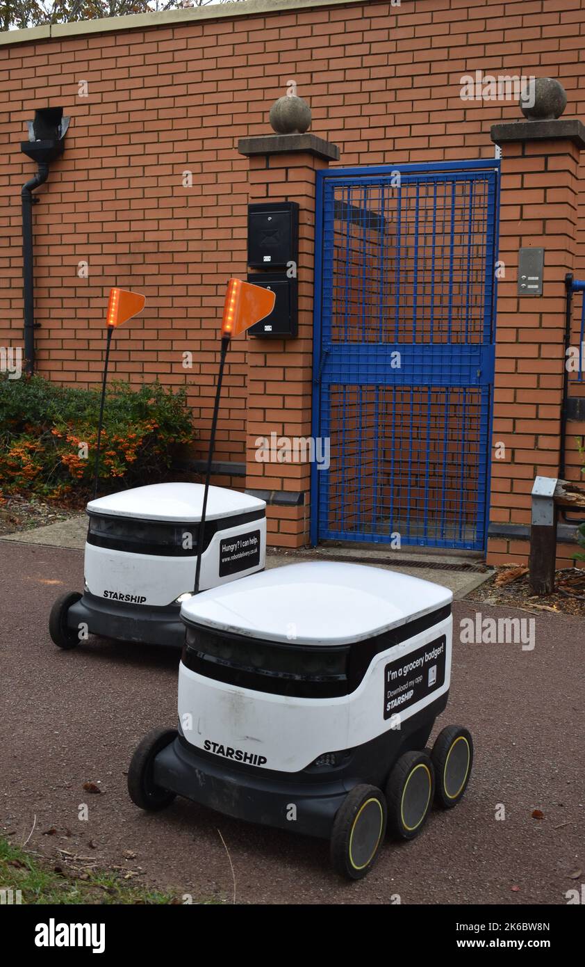 Robots de livraison d'épicerie Starship à Milton Keynes. Banque D'Images
