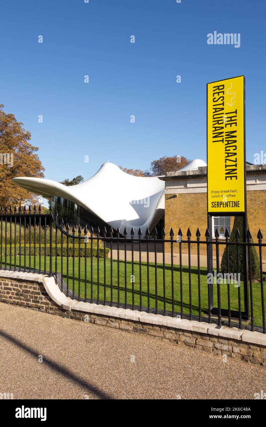 The Magazine Restaurant and Bar à la Sackler Gallery de Hyde Park, Londres, Angleterre, Royaume-Uni Banque D'Images The Magazine Restaurant and Bar à la Sackler Gallery de Hyde Park, Londres, Angleterre, Royaume-Uni Banque D'Images