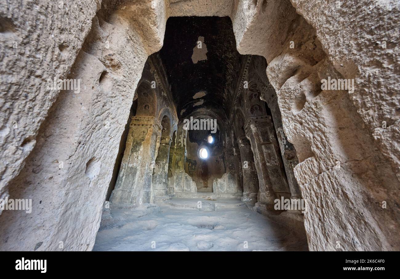 Cathédrale dans le monastère de Selime dans la vallée d'Ihlara ou la vallée de Peristrema, Ihlara, province d'Aksaray, Guzelyurt, Cappadoce, Anatolie, Turquie Banque D'Images