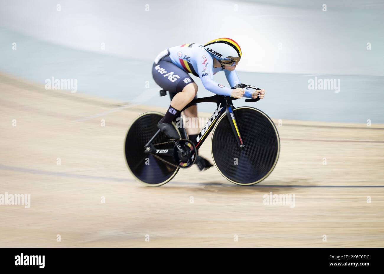 Le Belge Nicky Degrandele photographié en action pendant les qualifications de la course féminine de course à pied-de-sprint au championnat du monde 2022 à pied-de-piste à Saint-Quentin-en-Yvelines, à Montigny-le-Bretonneux, en France, le mercredi 12 octobre 2022. Les Championnats du monde ont lieu du 12 au 16 octobre 2022. BELGA PHOTO BENOIT DOPPAGNE Banque D'Images