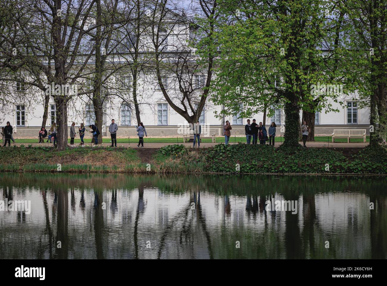 L'école des cadets de l'officier dans le parc Lazienkowski a également appelé le parc Lazienki - bains royaux, le plus grand parc de la ville de Varsovie, en Pologne Banque D'Images
