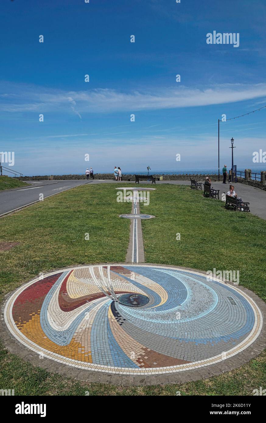 Mosaic célèbre la réalisation du triple saut 1995, détenteur du record du Championnat du monde Jonathan Edwards, près du front de mer à Ilfracombe, North Devon Banque D'Images