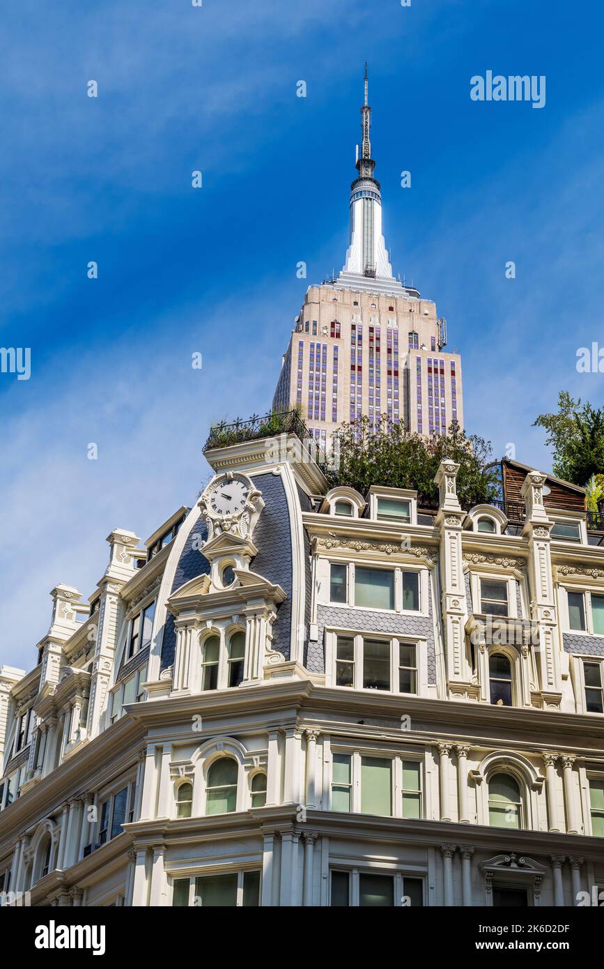 Gilsey House avec Empire State Building derrière, Manhattan, New York, États-Unis Banque D'Images
