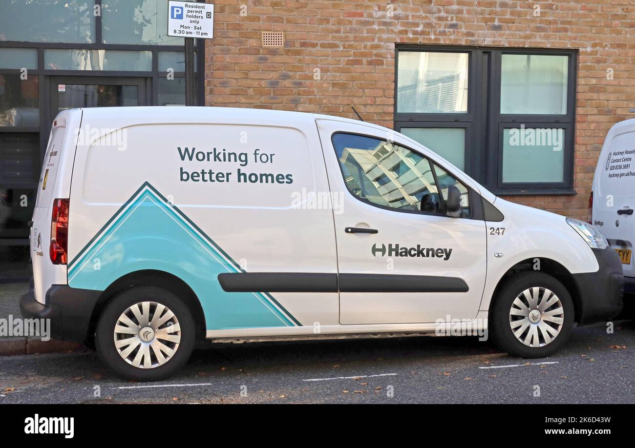 Hackney Council Vans, travaillant pour de meilleures maisons, East London, Royaume-Uni Banque D'Images