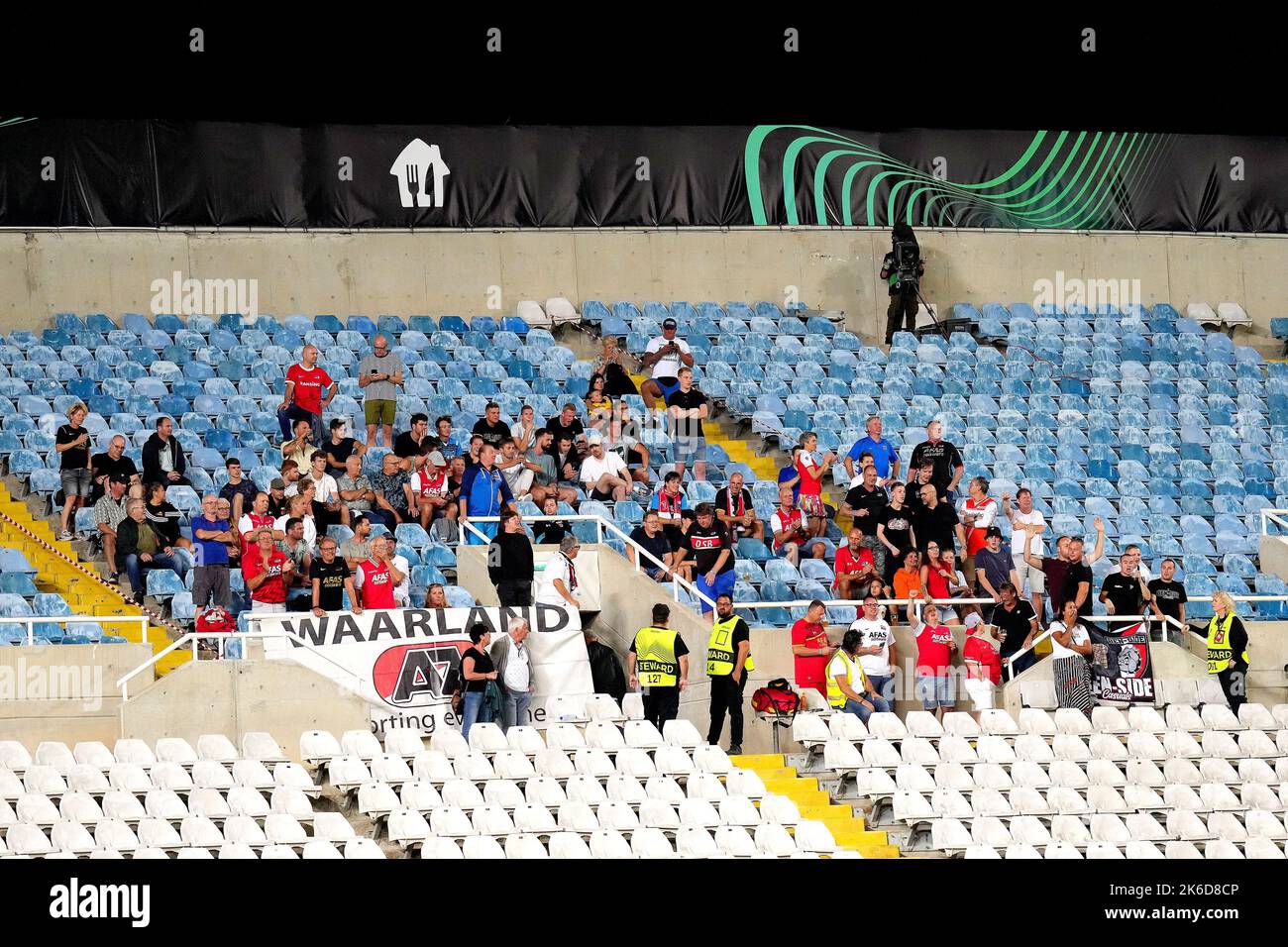 LIMASSOL - AZ Alkmaar Supporters avant le match du Groupe E de la Conférence de l'UEFA entre Apollon Limassol FC et AZ au stade Tsirion sur 13 octobre 2022 à Limassol, Chypre. ANP ED DU POL Banque D'Images