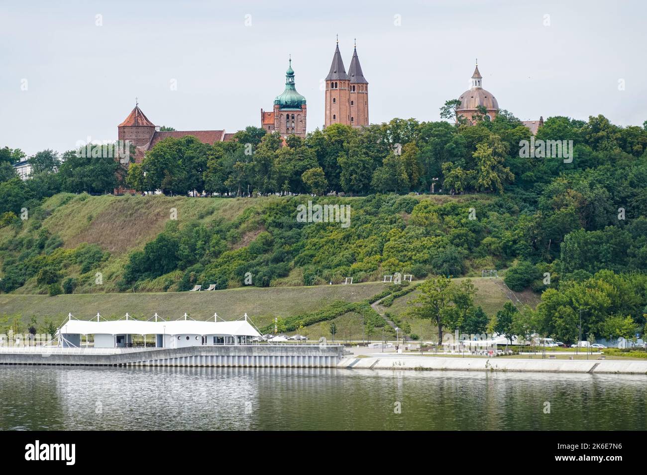 Colline de Tum au-dessus de la Vistule à Plock, Pologne Banque D'Images