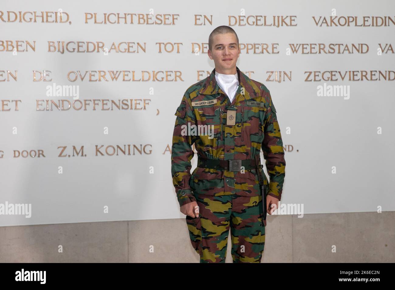Le Prince Gabriel pose pour le photographe lors de la cérémonie d'ouverture de l'année académique 2022-2023 de l'École militaire royale (KMS), à Bruxelles, le jeudi 13 octobre 2022. Les nouveaux étudiants, dont le prince Gabriel, font leur entrée solennelle et le roi remet également le degen du roi au vice-lieutenant Jasper Mathys. BELGA PHOTO HATIM KAGHAT Banque D'Images