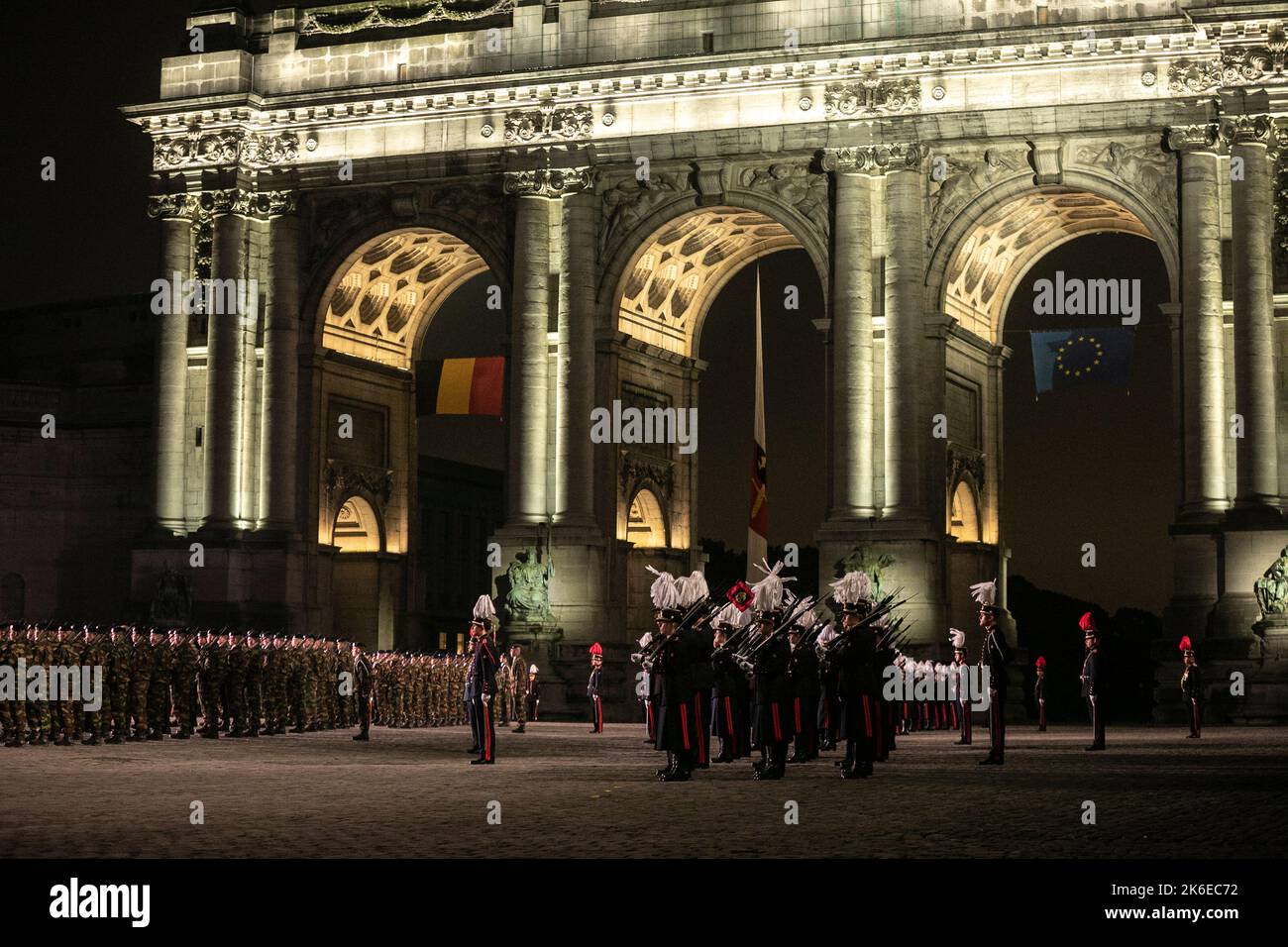 L'illustration montre la cérémonie d'ouverture de l'année académique 2022-2023 de l'École militaire royale (KMS), à Bruxelles, le jeudi 13 octobre 2022. Les nouveaux étudiants, dont le prince Gabriel, font leur entrée solennelle et le roi remet également le degen du roi au vice-lieutenant Jasper Mathys. BELGA PHOTO HATIM KAGHAT Banque D'Images