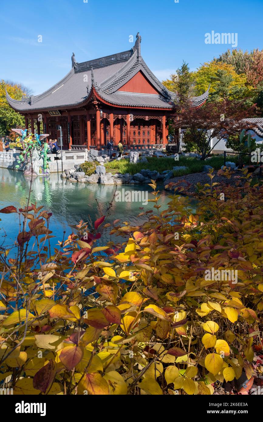 Montréal, CA - 11 octobre 2022 : jardin chinois du jardin botanique de Montréal, en automne Banque D'Images