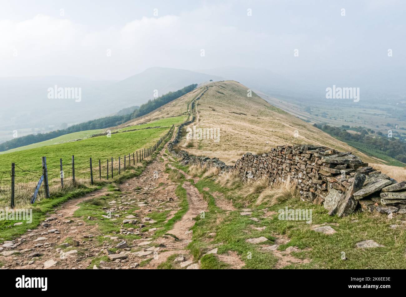 Sentier Great Ridge Dans Peak District National Park Derbyshire Angleterre Royaume-Uni Banque D'Images